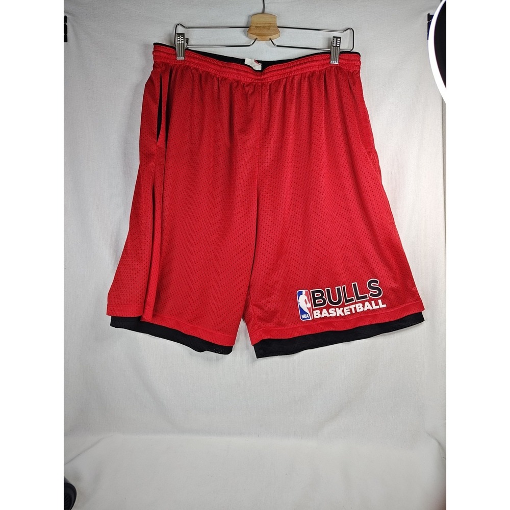 Reversible Men's XXL Mitchell and Ness NBA Chicago Bulls shorts Red Black